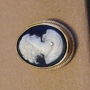 Avon Black White Crystal Goldtone Cameo Pendant Brooch pin Vintage